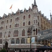 León cambia de época para celebrar la III Feria Modernista