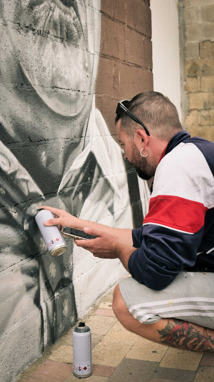 'El Intermedio’ pone en valor el arte urbano de La Bañeza (León)