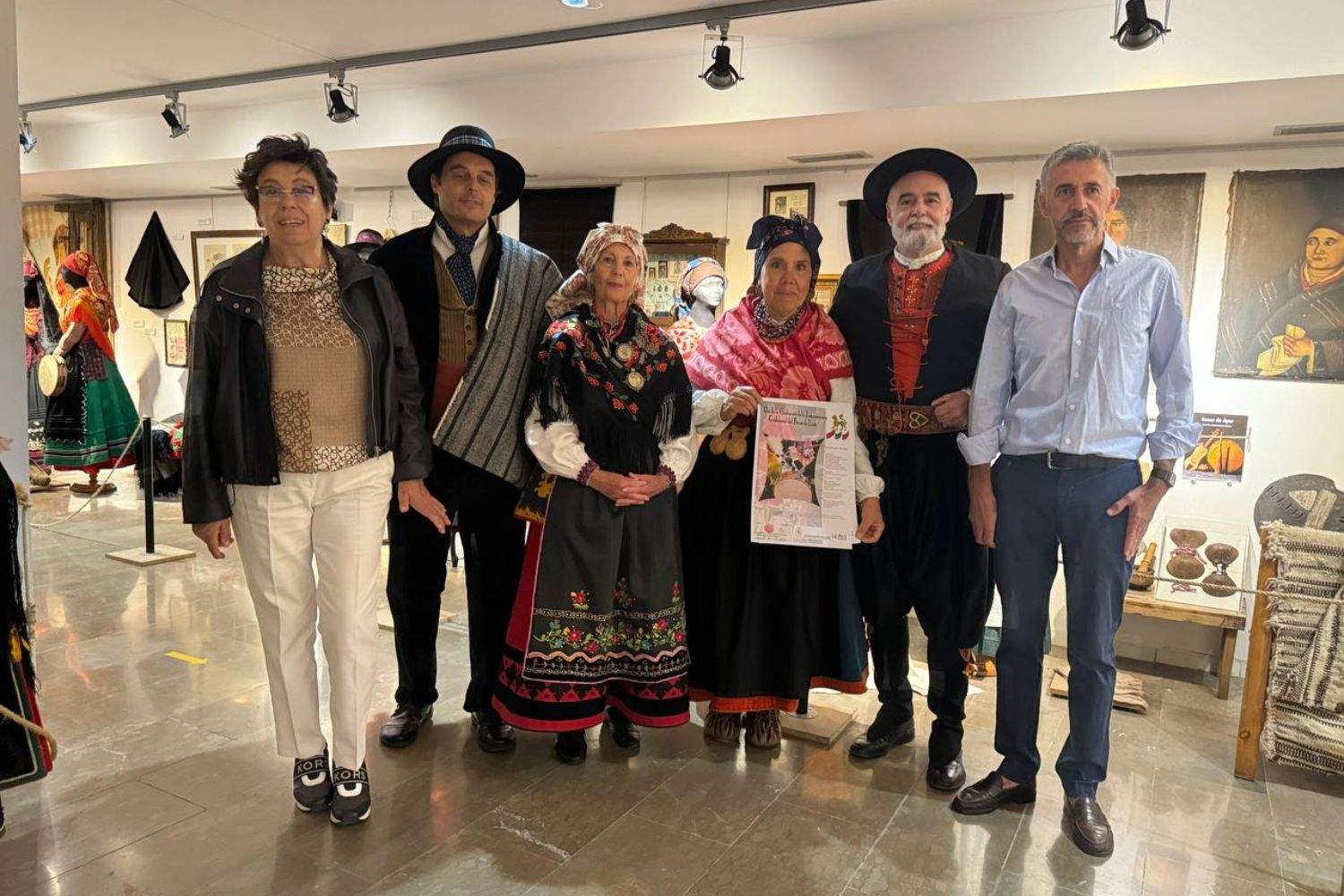 Presentación del Día de la Exaltación de la Indumentaria Tradicional del Reino de León Presentación del Día de la Exaltación de la Indumentaria Tradicional del Reino de León
