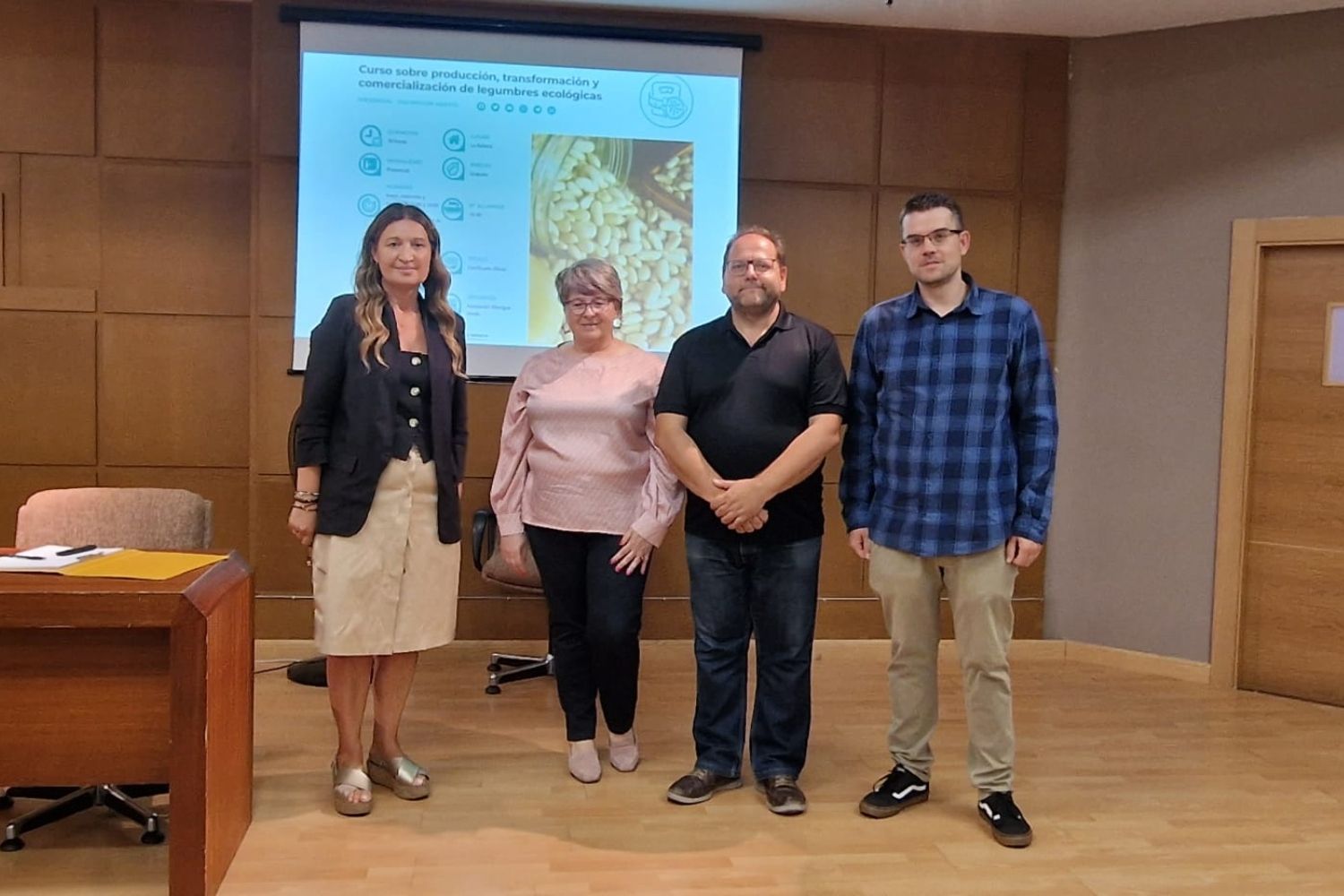 La Bañeza impulsa la producción ecológica de legumbres con un nuevo curso 