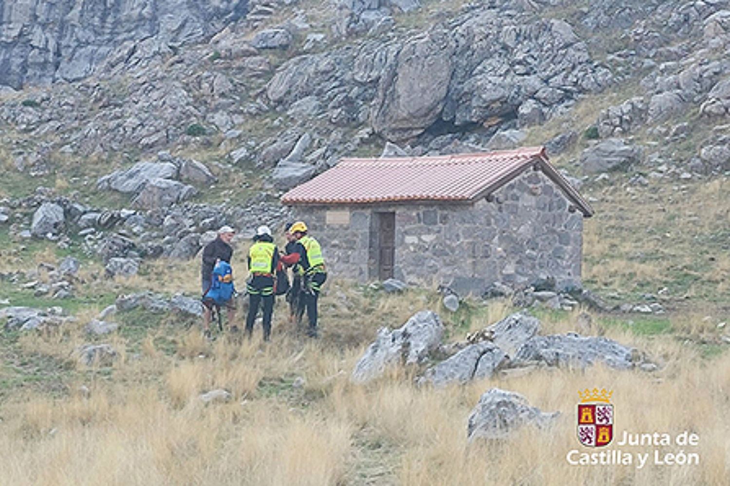 Rescatado en helicóptero un montañero lesionado en la Torre de Olavarría en Posada de Valdeón (León)