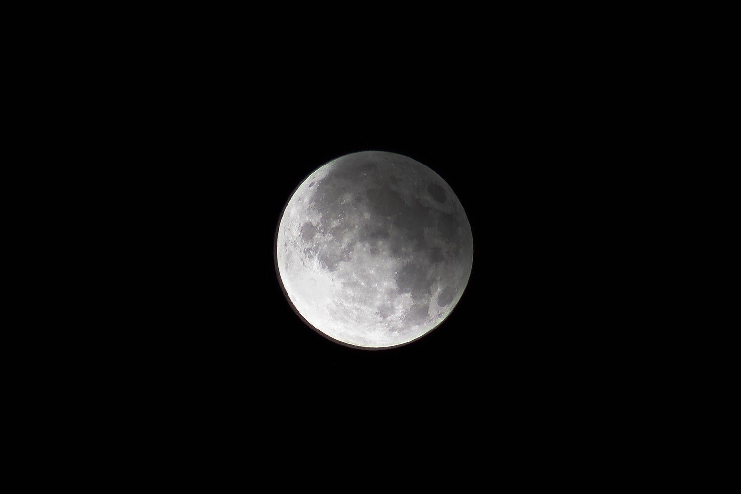 Eclipse en la Superluna de Cosecha vista desde León | Peio García (ICAL)