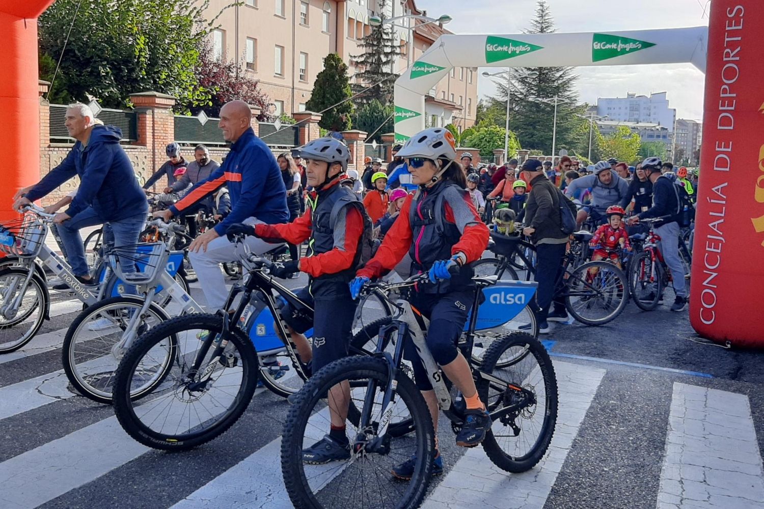 Miles de bicicletas volverán a tomar León este domingo con la XXVIII edición del Día de la Bici 