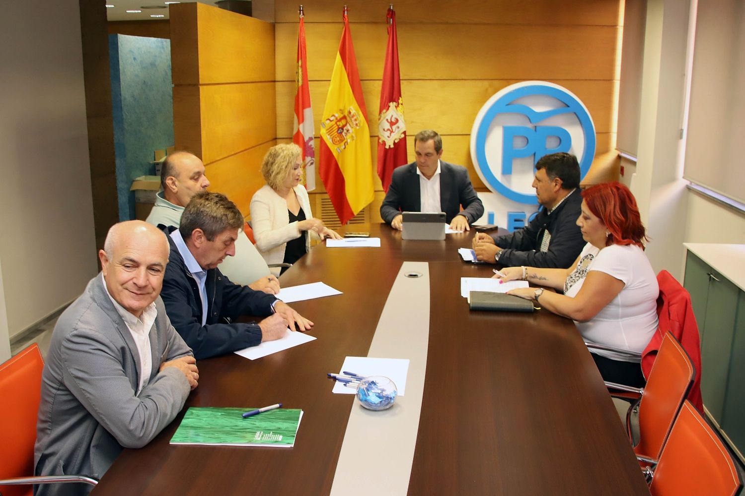 El PP pide a la UE que “ayude a los cerealistas de León” con su fondo de crisis y al Gobierno un Pacto Nacional del Agua