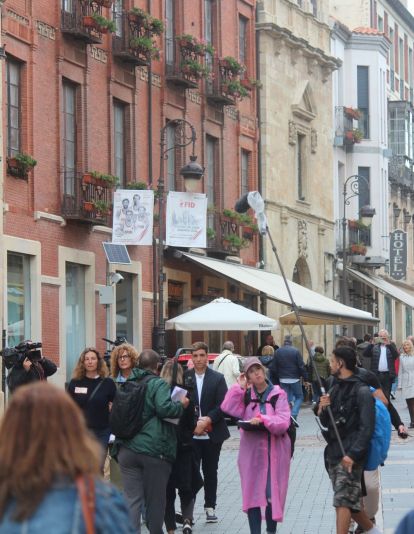 Xuso Jones grabando 'Lo sabe, no lo sabe' en León