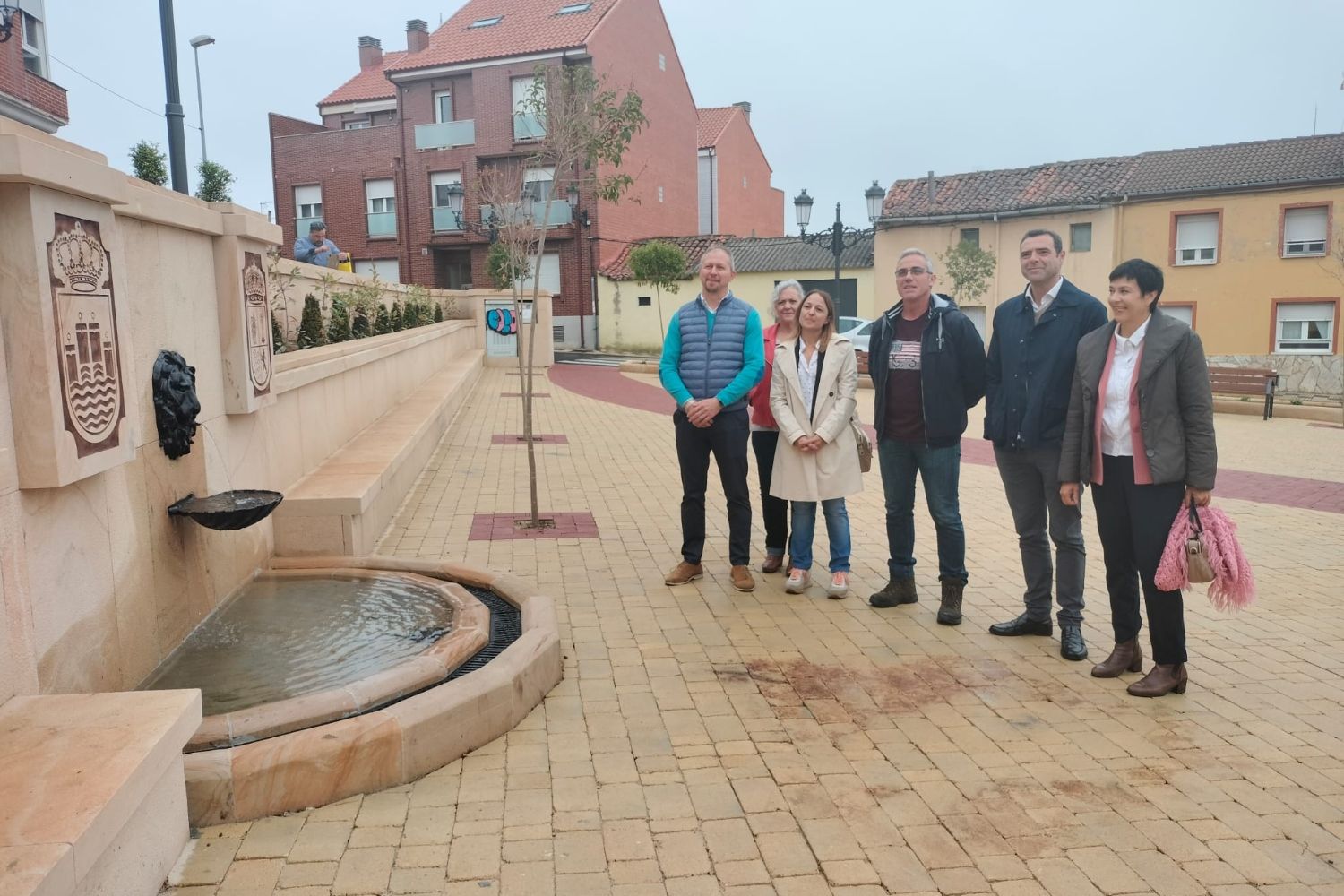 La localidad leonesa de Navatejera estrena Plaza Mayor