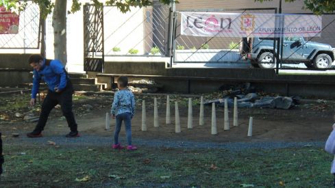 Jornada de juegos tradicionales para niños en León