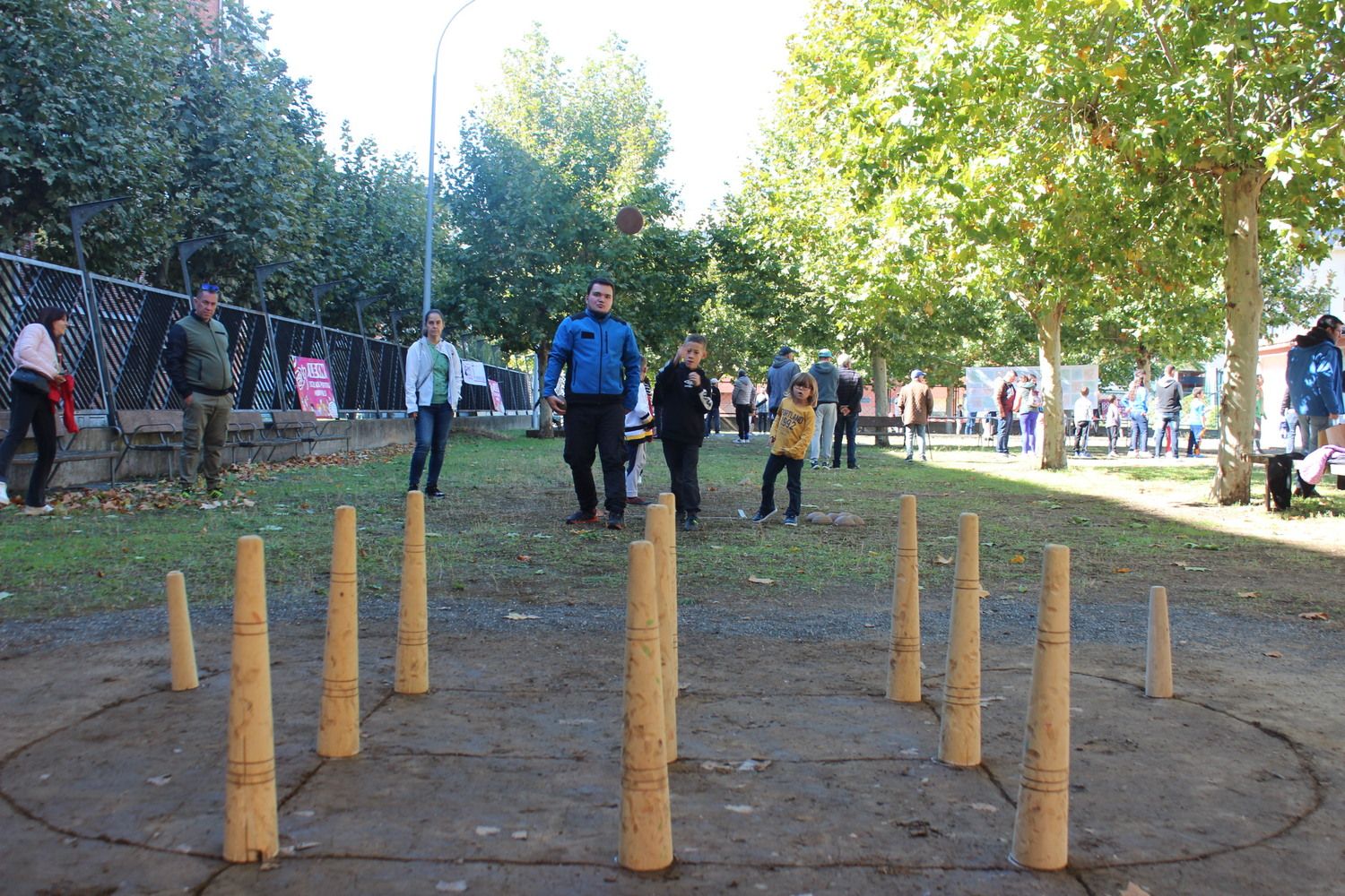 Jornada de juegos tradicionales para niños en León