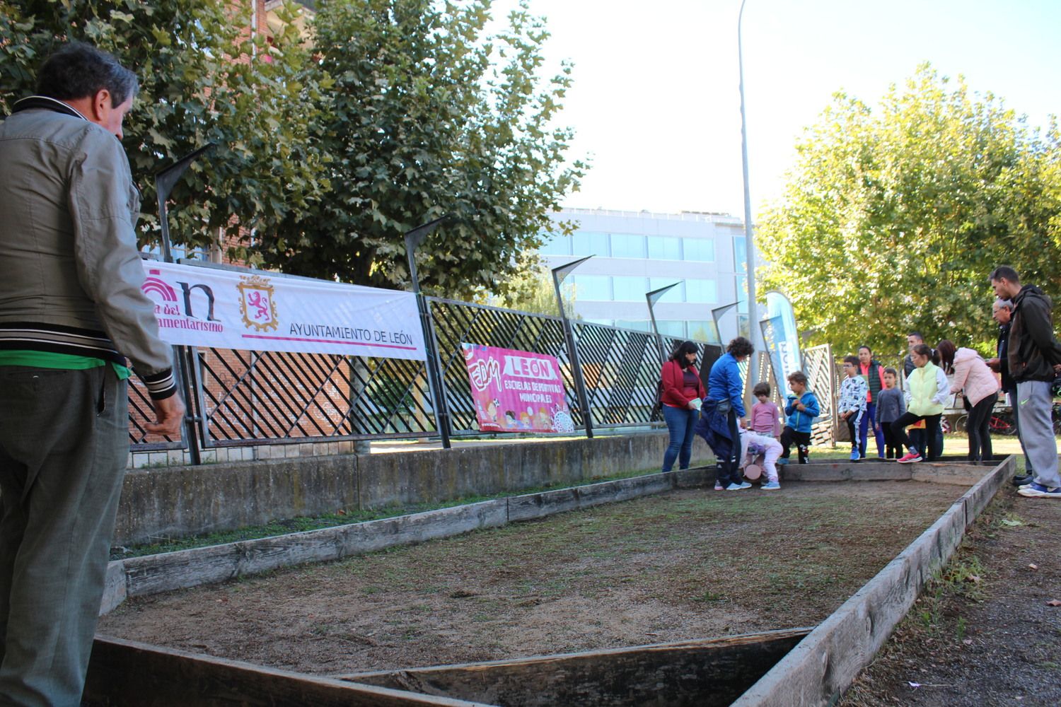 Jornada de juegos tradicionales para niños en León