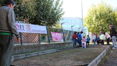 Jornada de juegos tradicionales para niños en León
