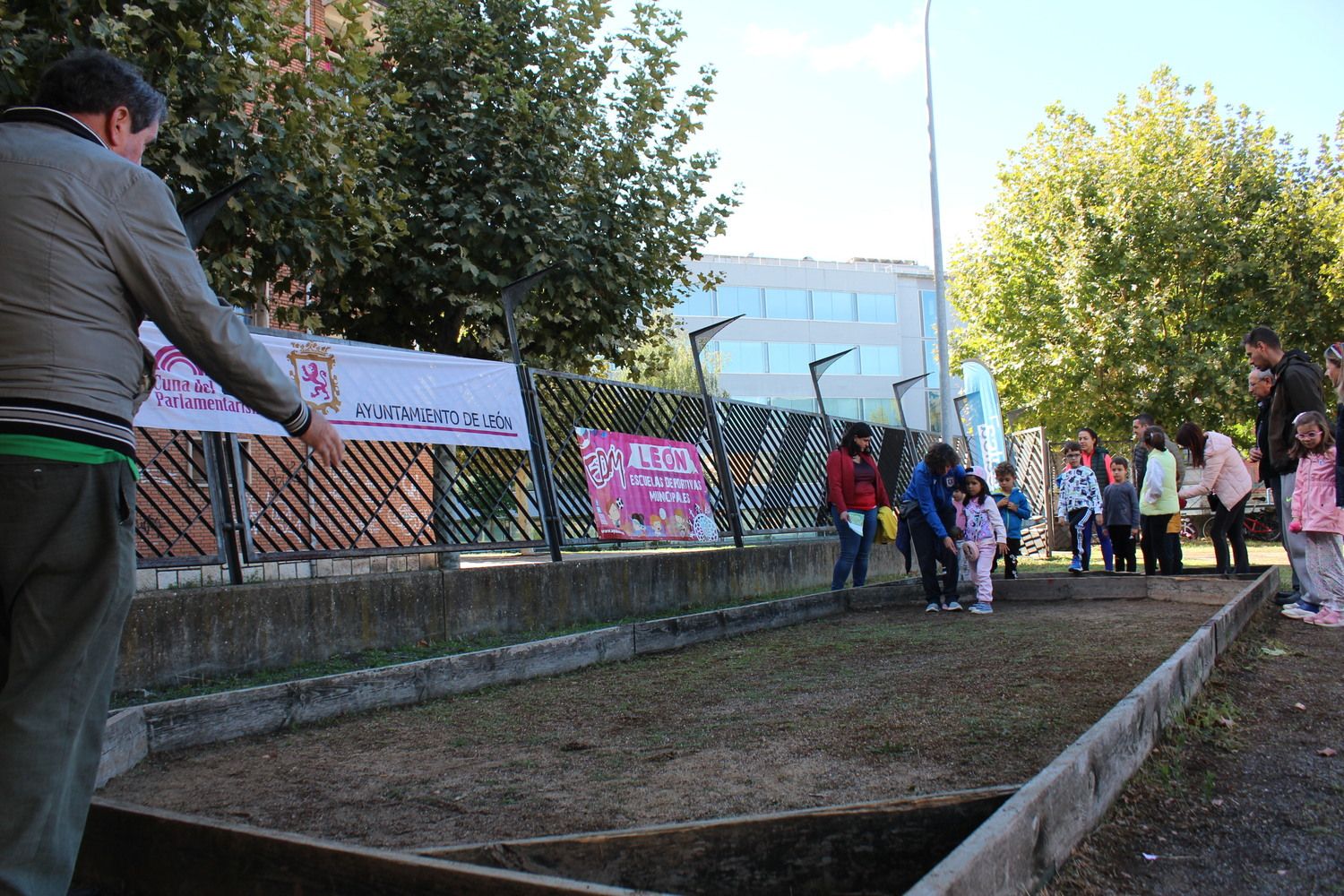 Jornada de juegos tradicionales para niños en León