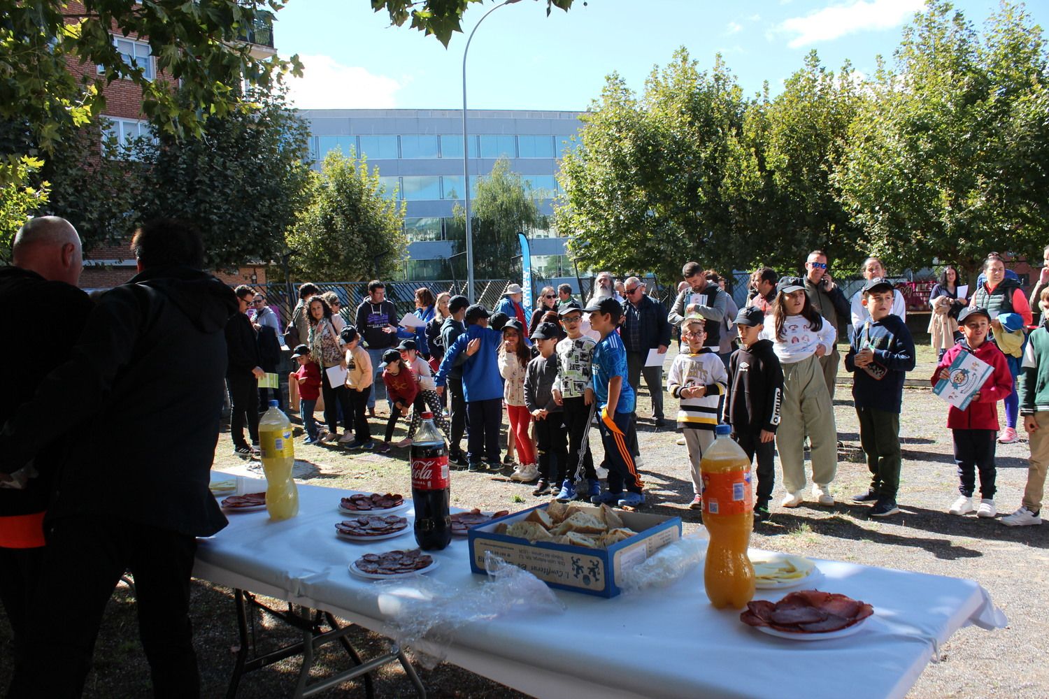 Jornada de juegos tradicionales para niños en León