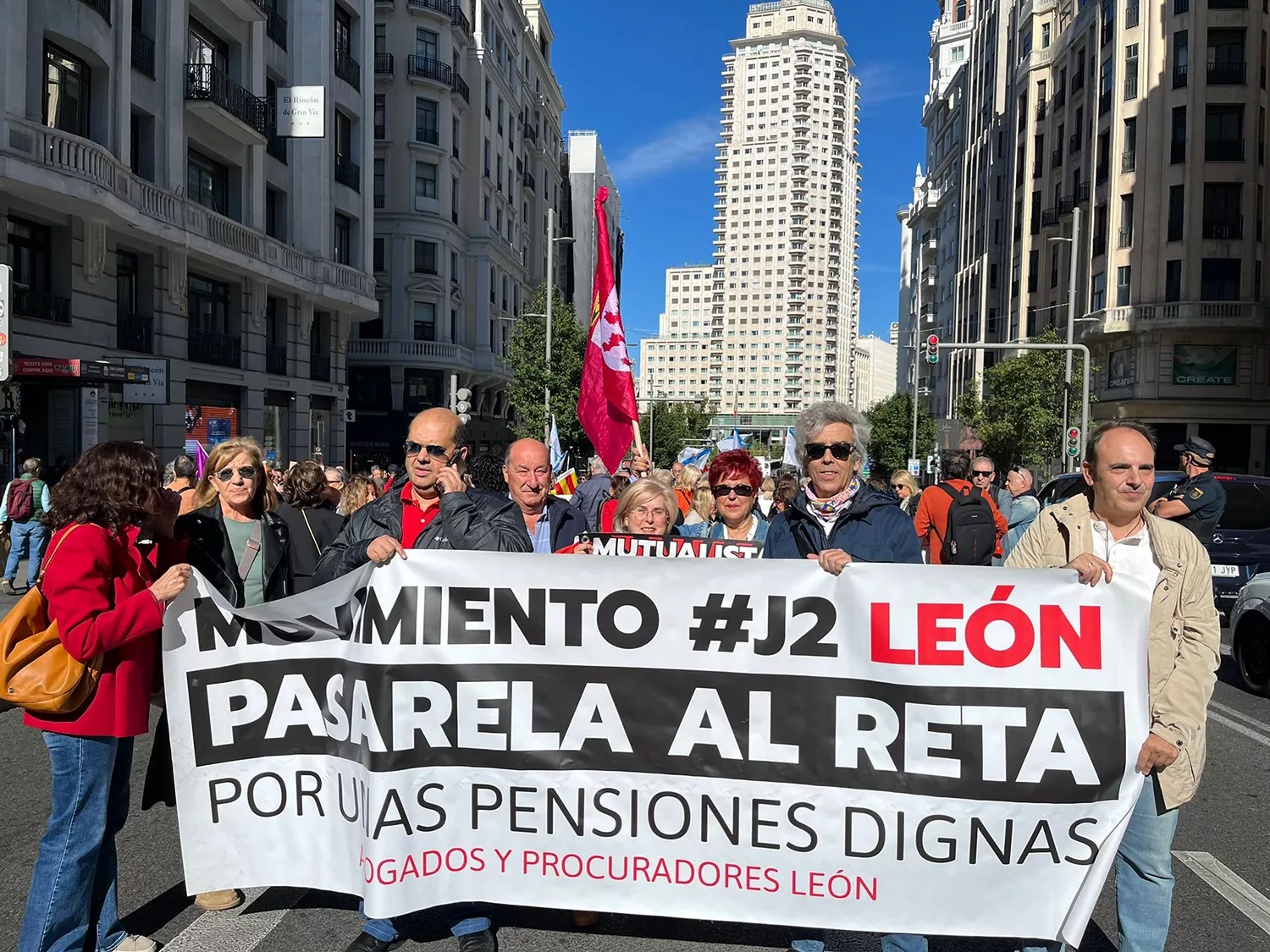 Abogados y procuradores de León reivindican las "pensiones dignas" en Madrid | Imagen cedida a Infobierzo