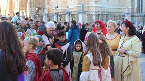 Representación del tributo de las 100 doncellas de León