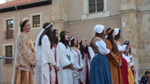 Representación del tributo de las 100 doncellas de León