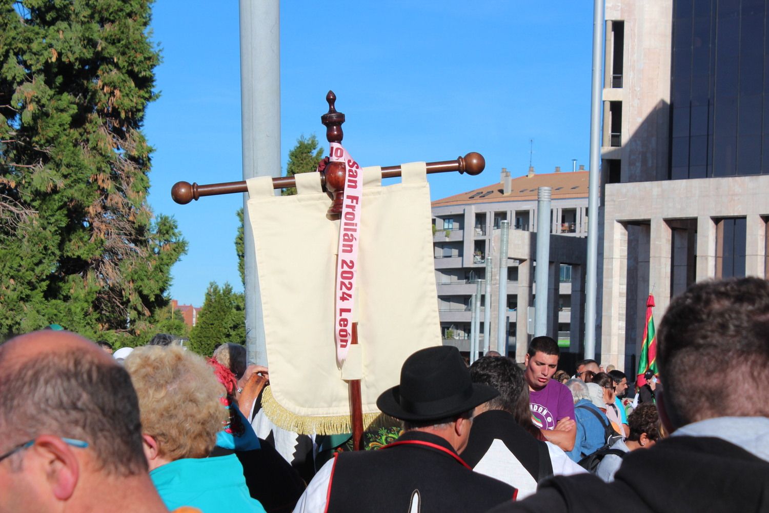 Desfile de Pendones leoneses en las Fiestas de San Froilán de León