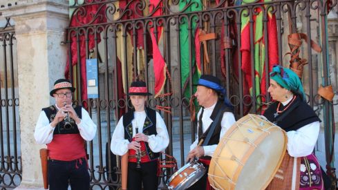 Desfile de Pendones leoneses en las Fiestas de San Froilán de León