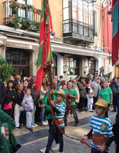 Desfile de Pendones leoneses en las Fiestas de San Froilán de León
