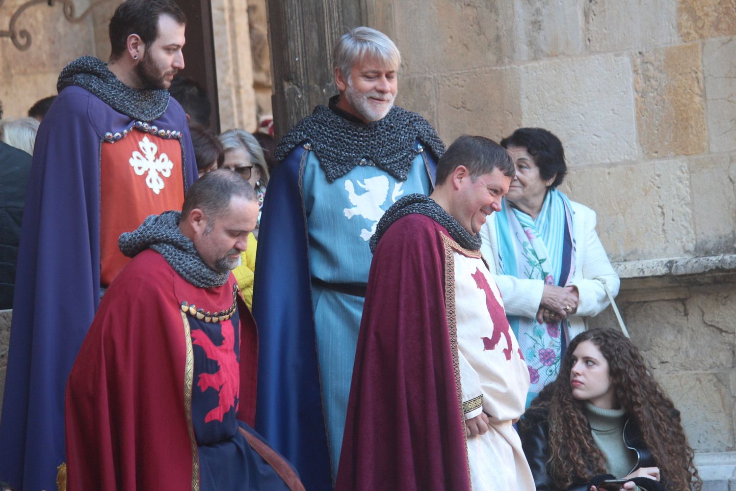 Foro u Oferta de Las Cantaderas en el Claustro de la Catedral de León