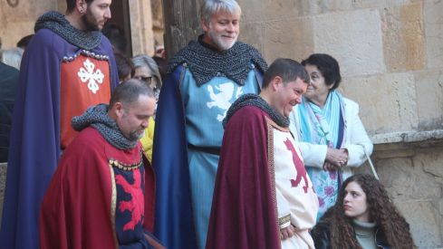 Foro u Oferta de Las Cantaderas en el Claustro de la Catedral de León