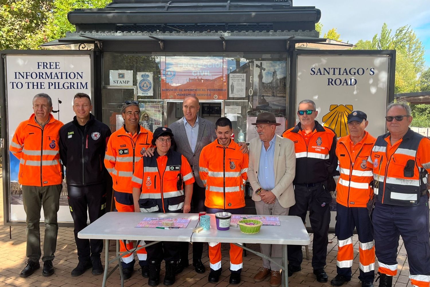 Unos 12.000 peregrinos llegaron a León pasando por el punto de información de Puente Castro