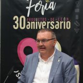 Roberto Aller, diputado responsable de las áreas de Infraestructuras, Parque Móvil y Productos de León presentando la Feria de Productos de León