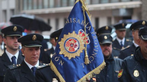Descubrimiento de la placa de la nueva calle de la Policía Nacional en León | José Martín