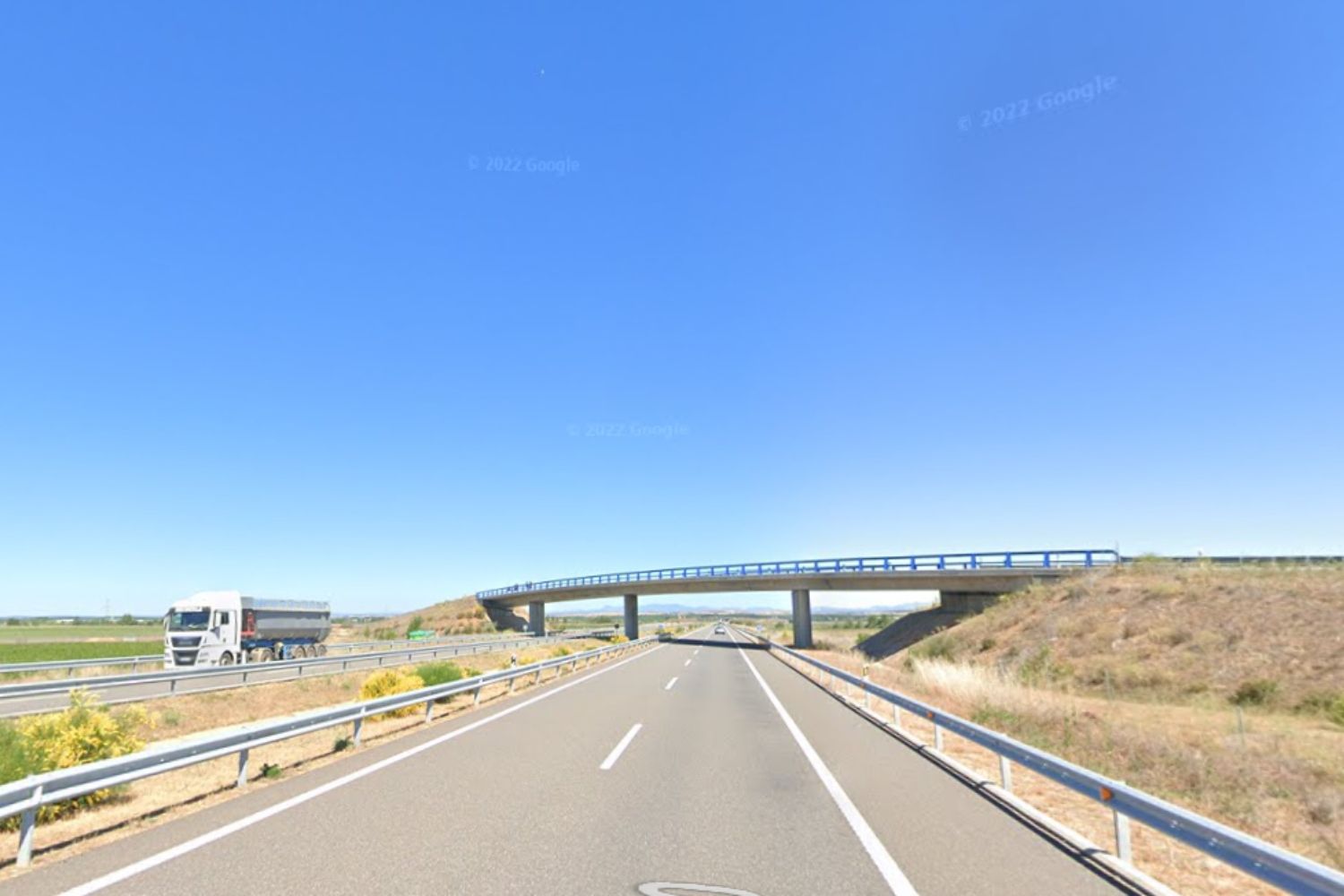 Viaducto de la A 60 en el cruce con la LE 6615 Viaducto de la A 60 en el cruce con la LE 6615