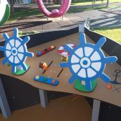 Vandalizan el parque infantil de Villaobispo de las Reguera (León), causando daños por más de 3.000 euros: El barco pirata nuevo