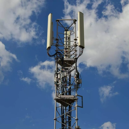 León se queda a oscuras digitalmente: La caída de Movistar paraliza hogares y empresas un año después del apagón