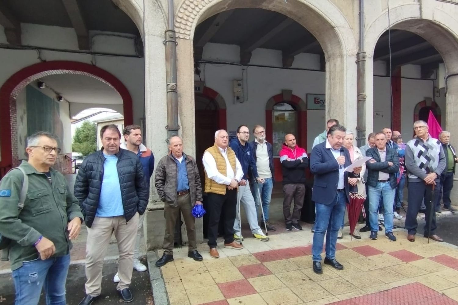 Cistierna (León) sale a la calle para defender la mejora del servicio de Feve para la montaña oriental