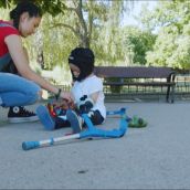 Darío y su hermana protagonizan la campaña solidaria de Miguelañez para la Fundación Isabel Gemio