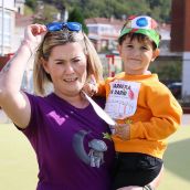 La Asociación ‘Por dos pulgares de nada’ pone a la venta una cesta solidaria valorada en 2.500 euros