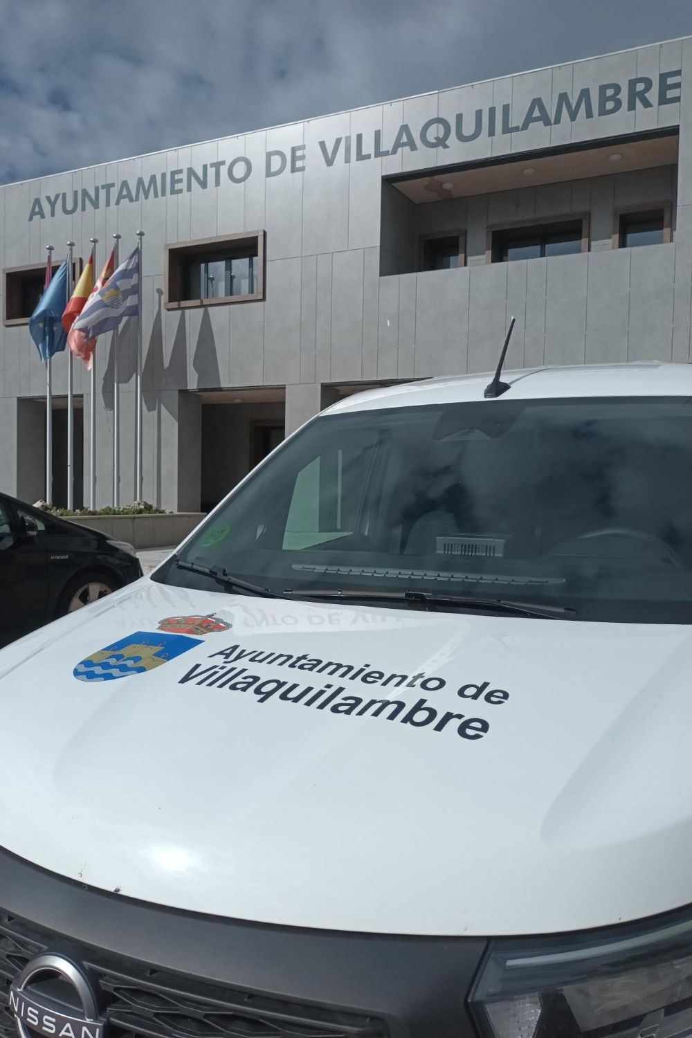 Nuevo vehículo que el Ayuntamiento de Villaquilambre destinará al servicio de basuras