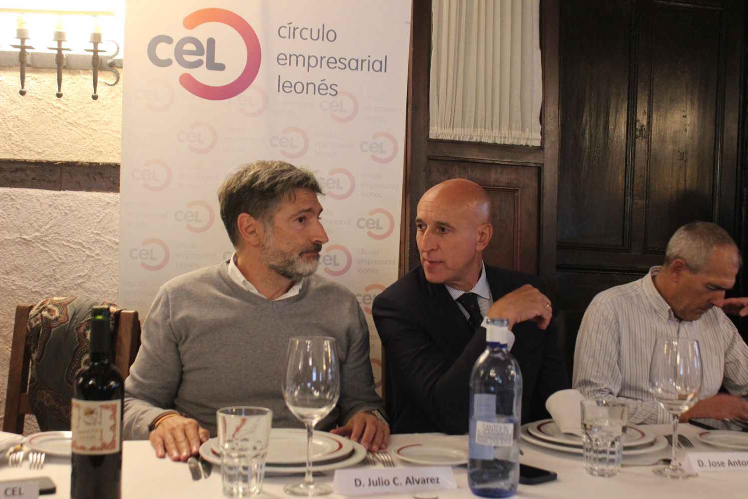 Julio César Álvarez y José Antonio Diez en el encuentro empresarial del CEL con el alcalde de León