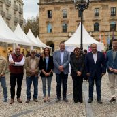 La Feria de los Productos de León abre sus puertas en la Plaza Mayor de  Gijón