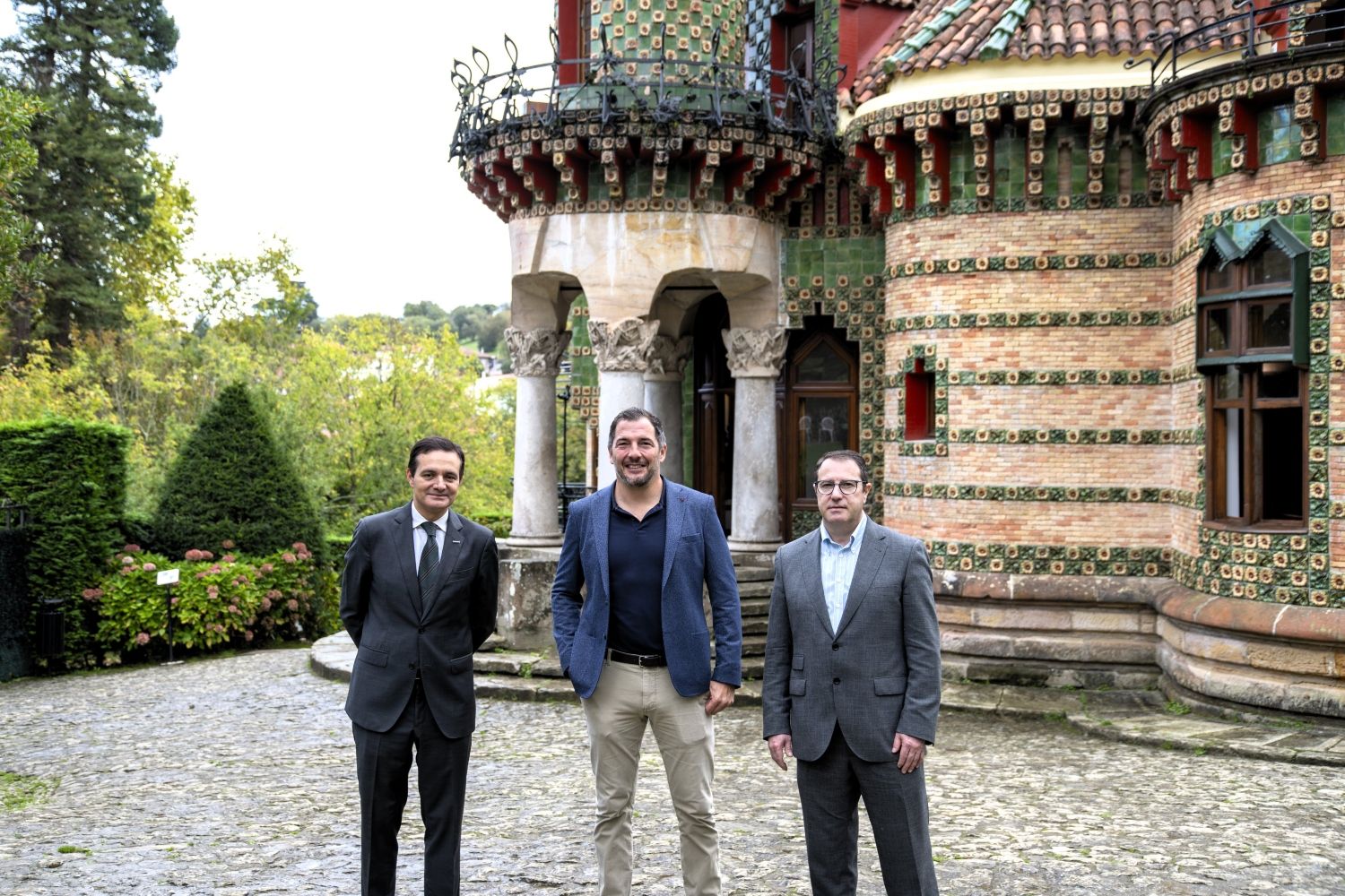  El Palacio de Gaudí, Casa Botines y El Capricho se unen para impulsar sus tres únicos edificios fuera de Cataluña