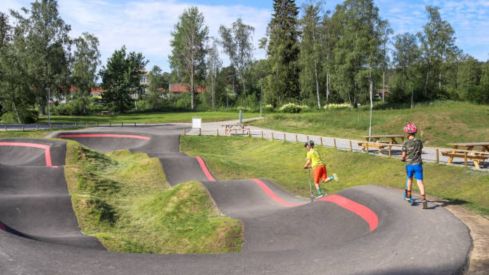 Imagen de archivo de un pump track | El Ayuntamiento de León destina más de 500.000 euros a ampliar y mejorar las instalaciones deportivas en Puente Castro