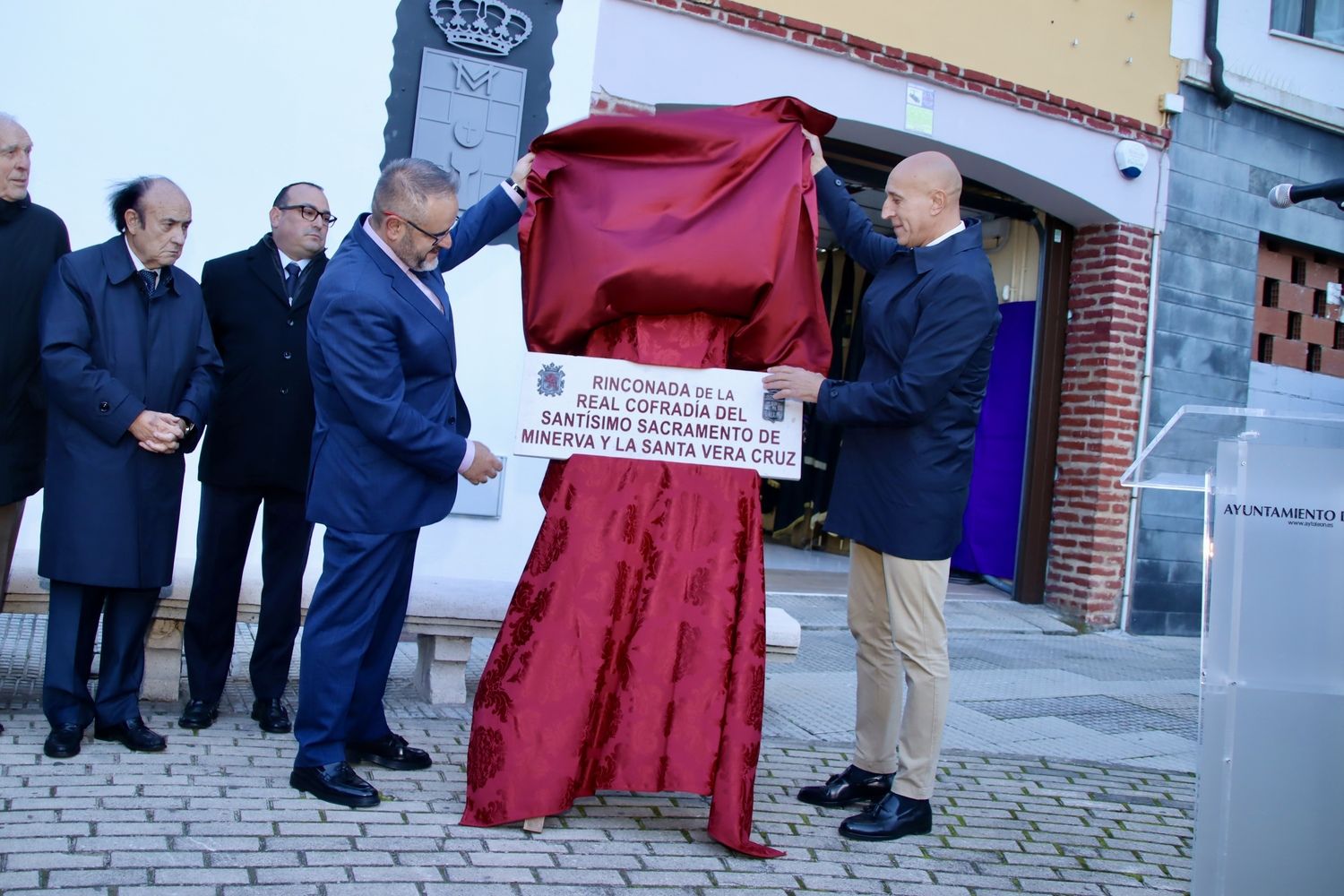  Descubrimiento de la placa de la Rinconada de la Real Cofradía del Santísimo Sacramento de Minerva y la Santa Vera Cruz | Peio García / ICAL