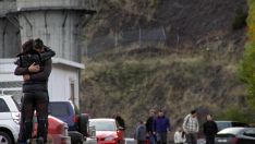 Familiares y amigos de los mineros fallecidos en el Pozo Emilio del Valle de la Hullera Vasco Leonesa | Peio García