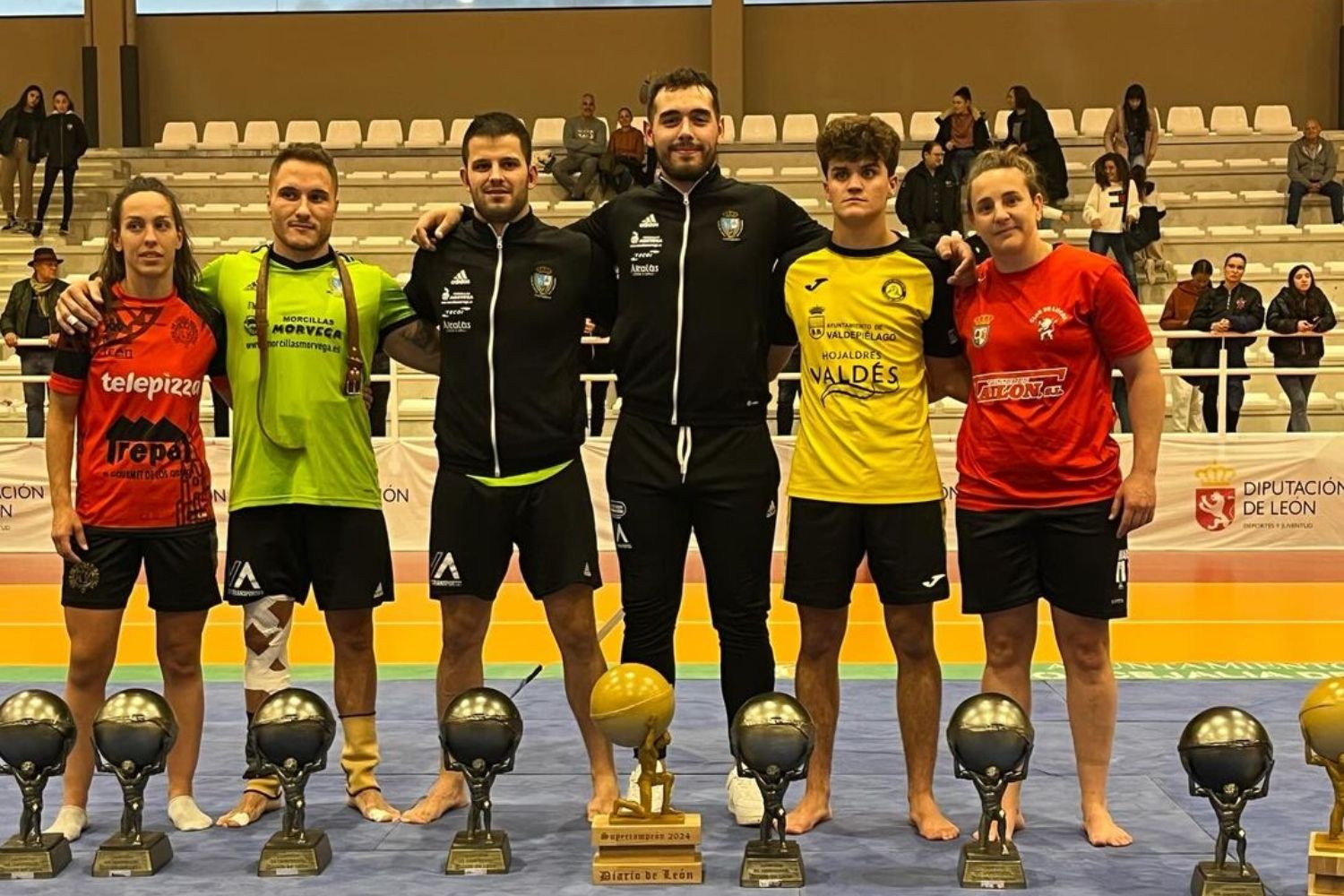 Pedro Alvarado y María Cabas se coronan Supercampeones en el Corro de Campeones de la Lucha Leonesa | Foto: Diputación de León 