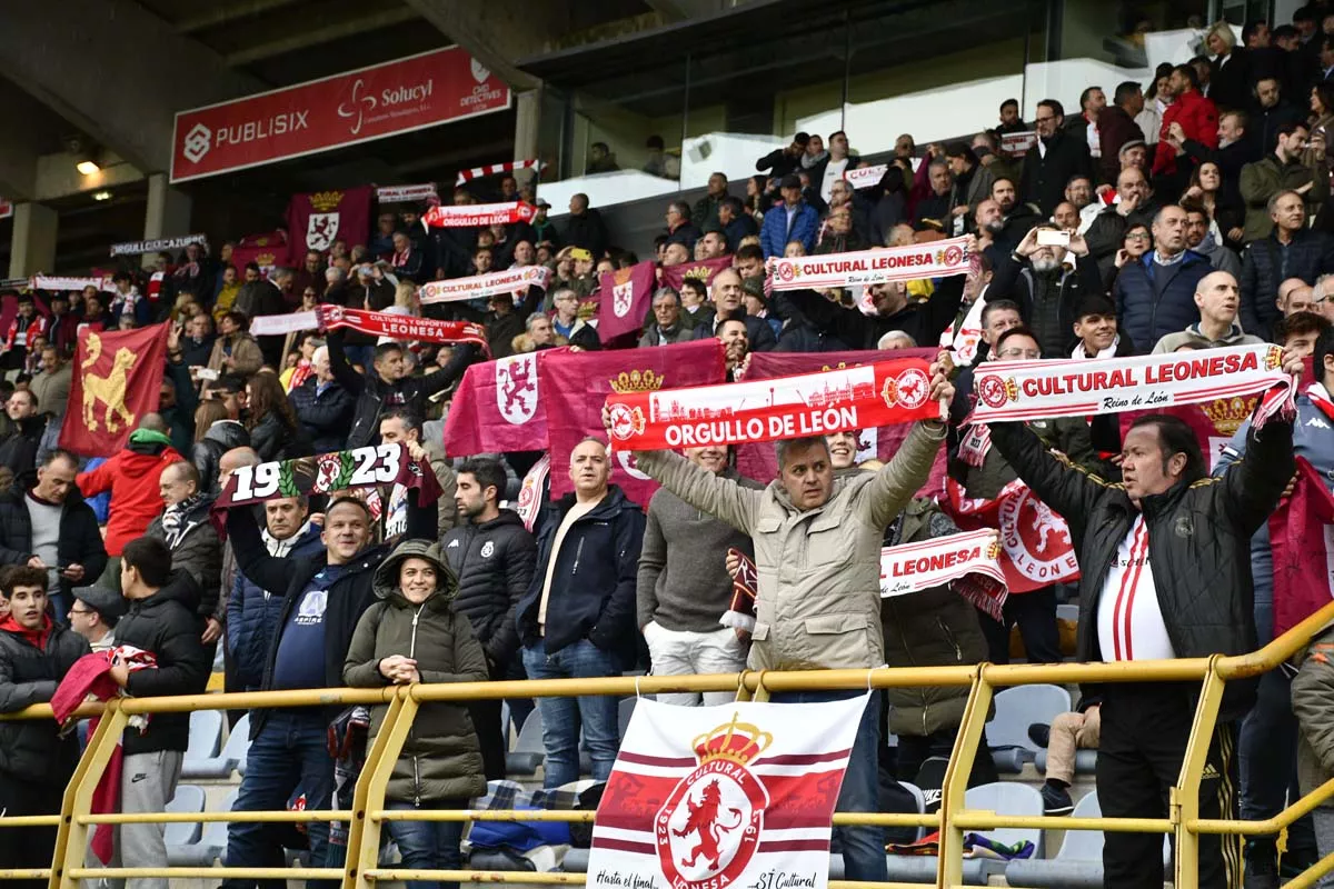 Así se vivió el derbi entre la Cultural y la Ponferradina