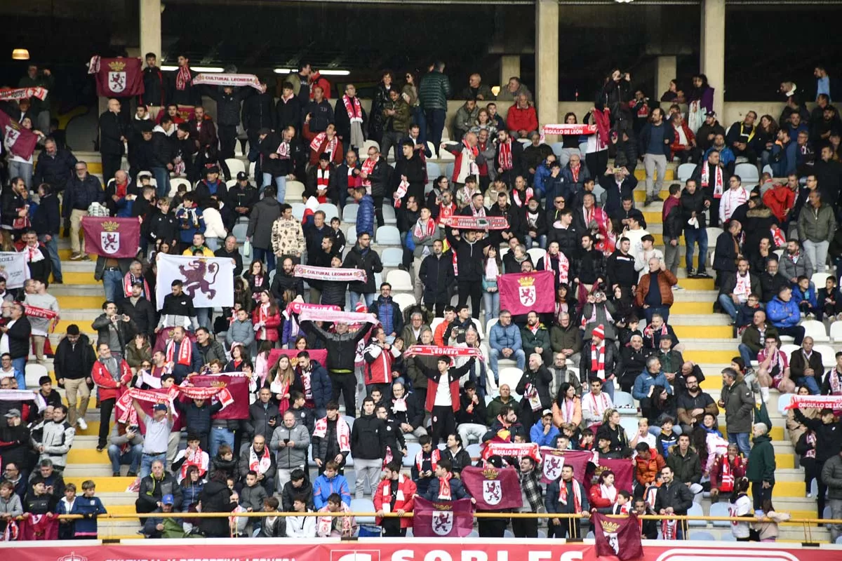 Así se vivió el derbi entre la Cultural y la Ponferradina