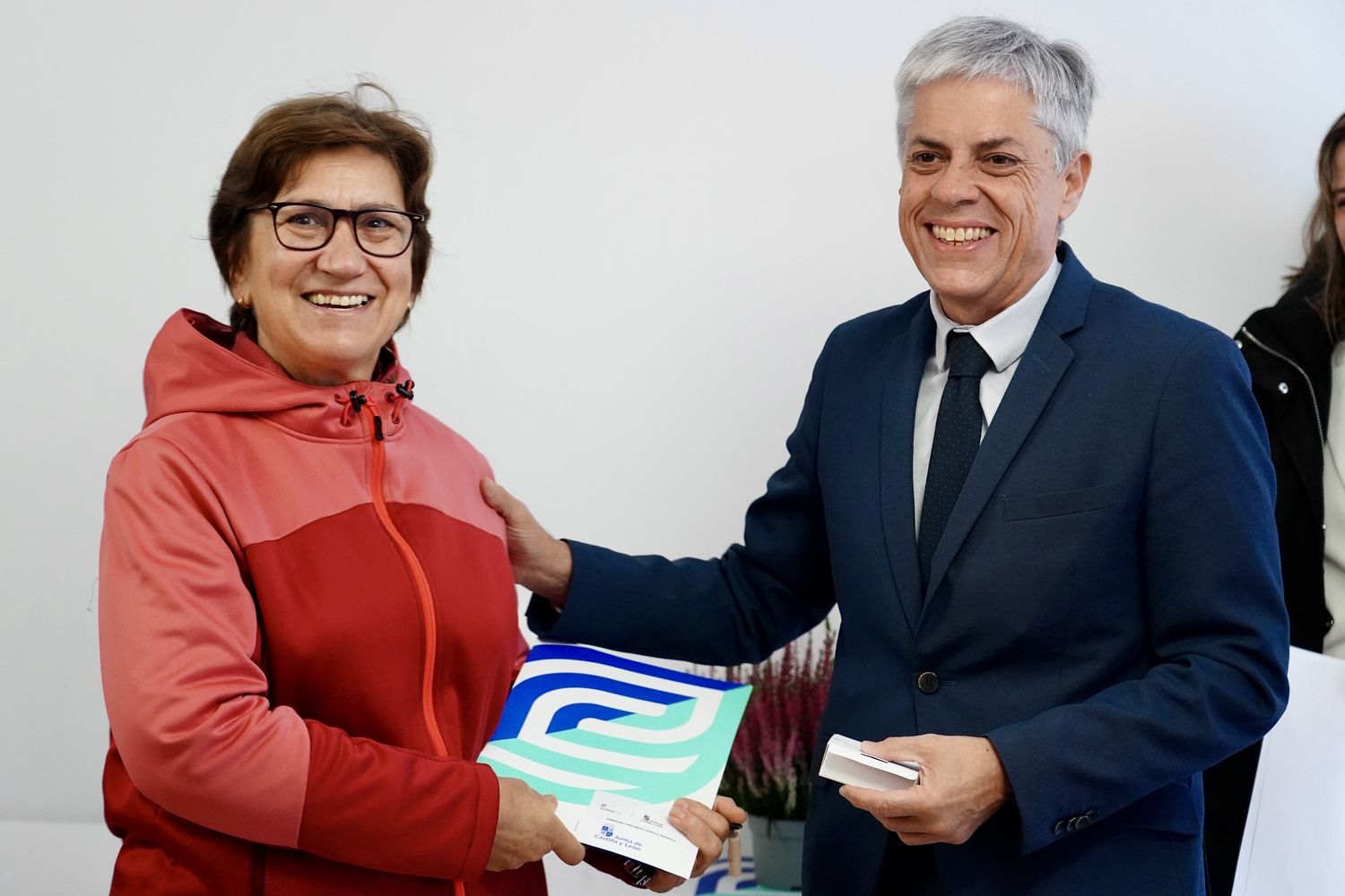 Acto de entrega de llaves de las viviendas de camineros de Valencia de Don Juan (León)