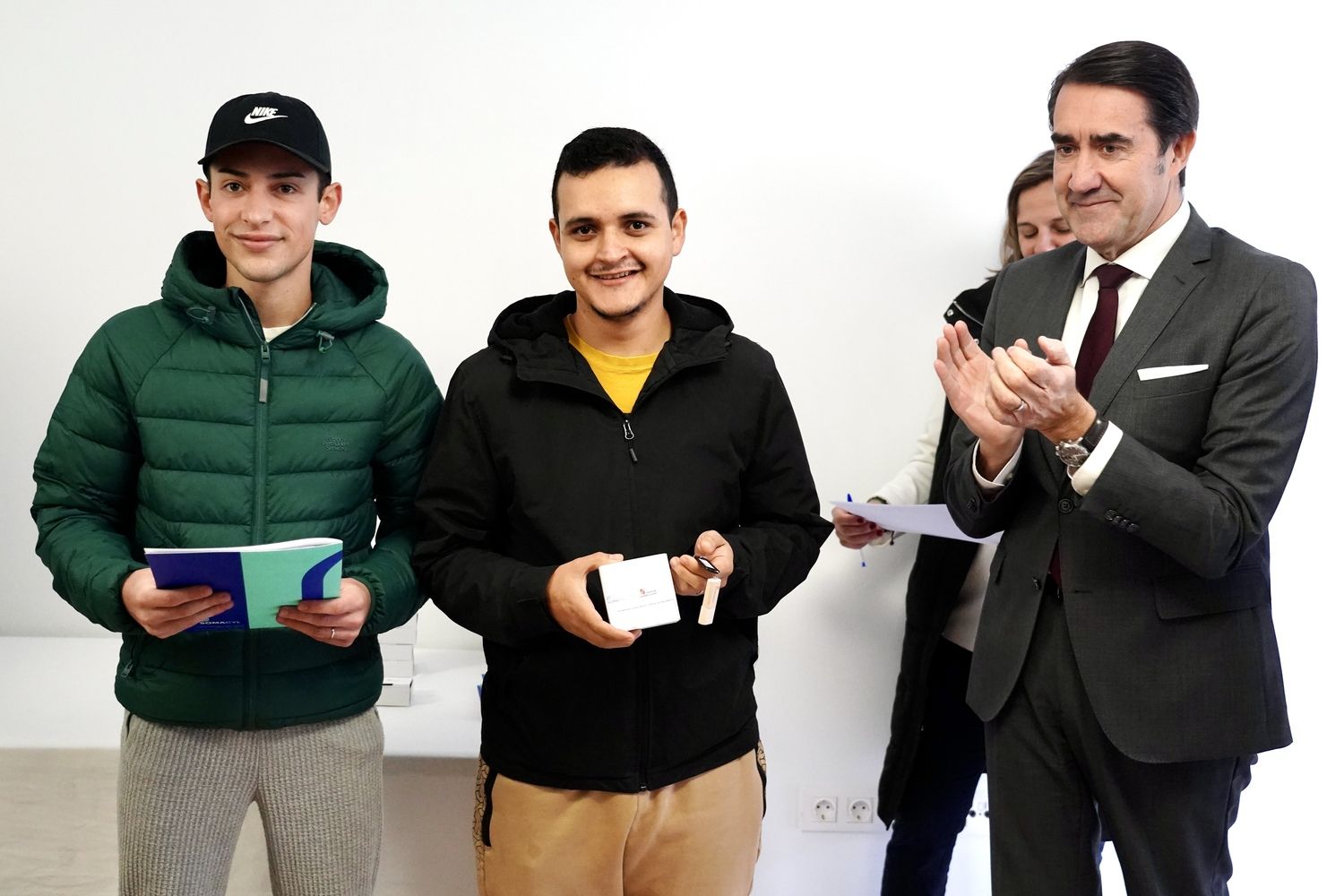 Acto de entrega de llaves de las viviendas de camineros de Valencia de Don Juan (León)