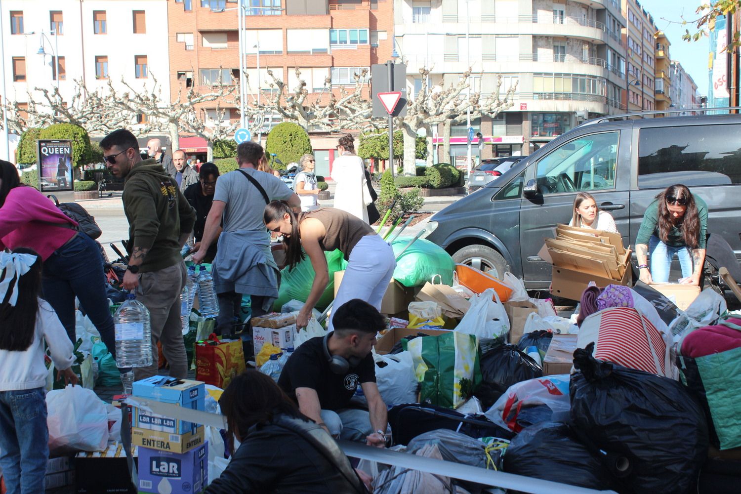 Recogida de enseres en León para los afectados por la DANA en Valencia