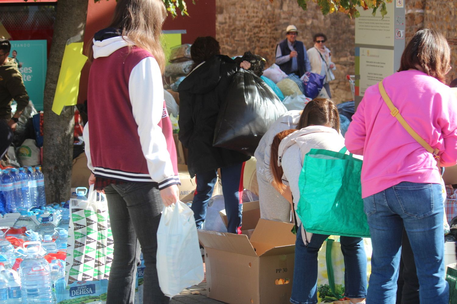 Recogida de enseres en León para los afectados por la DANA en Valencia