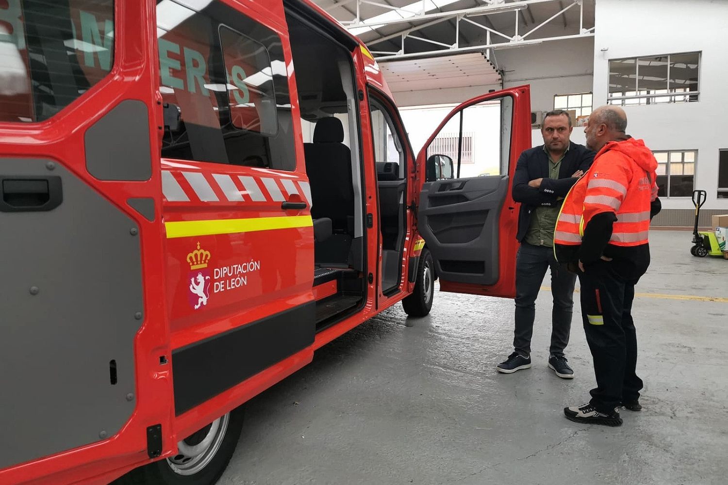 Recepción de los furgones que pasarán a formar parte de la flota del SEPEIS