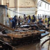 Los bomberos de la Diputación de León continúan su labor de limpieza en Aldaya (Valencia)