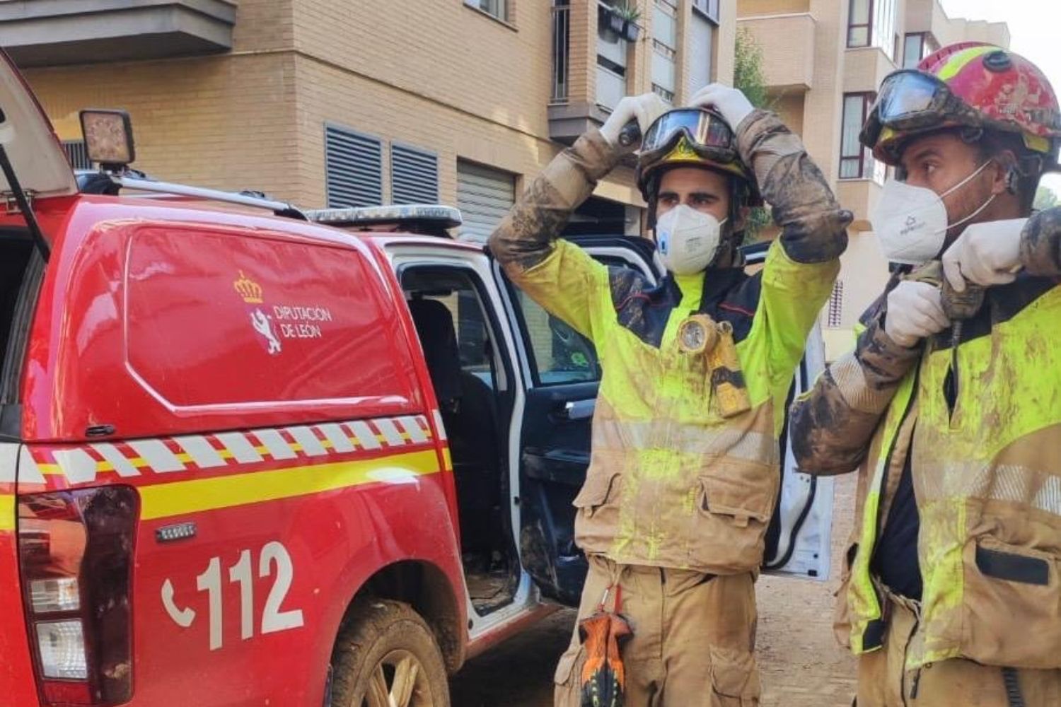 Los bomberos de la Diputación llegan a Paiporta, la zona cero de la DANA en Valencia